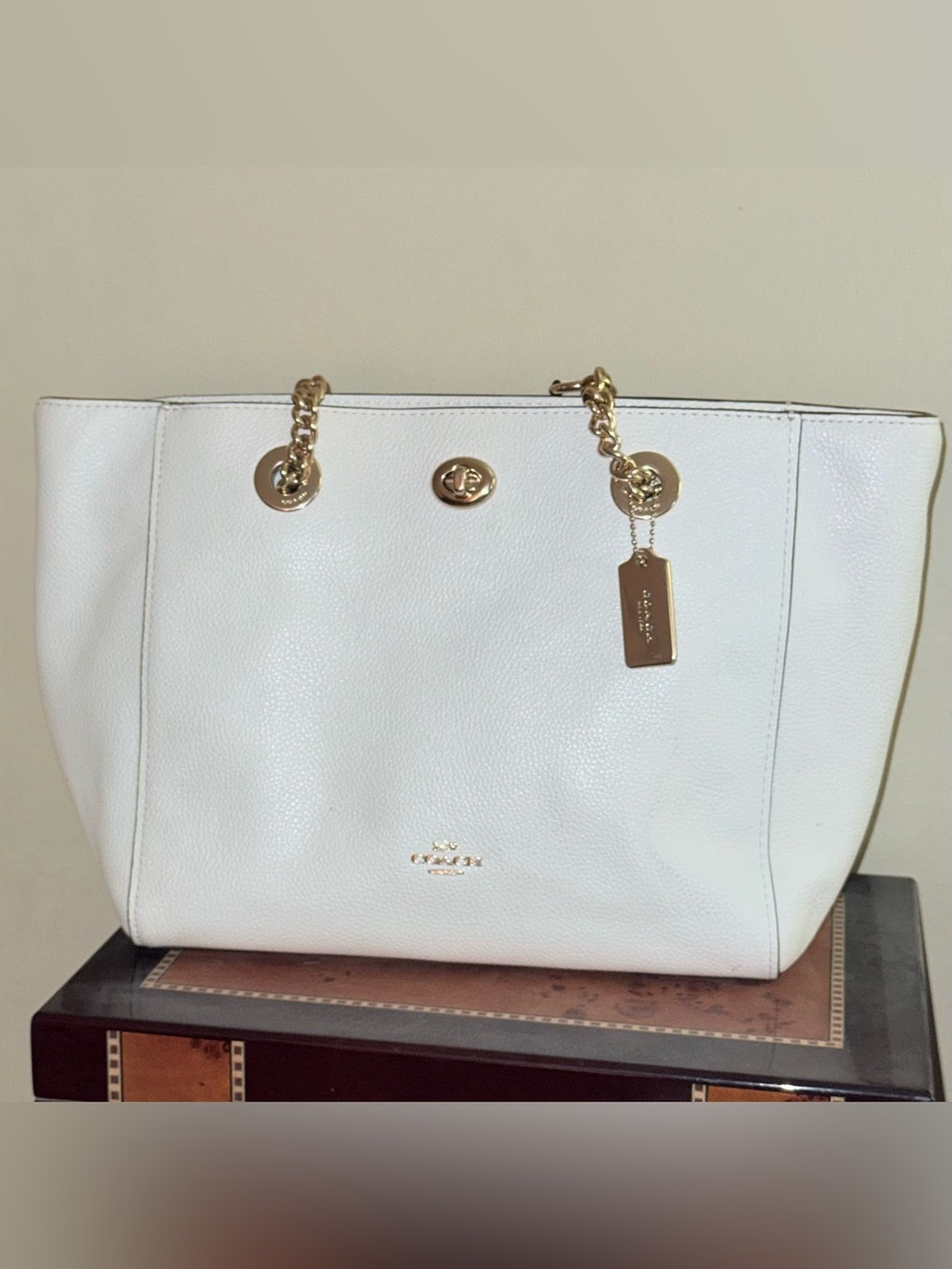 Coach Ivory Leather Tote with Gold Chain missing Hangtag